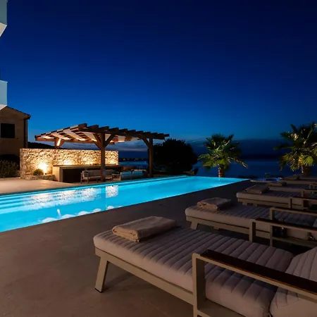 Romana - Luxury Estate Stomorska