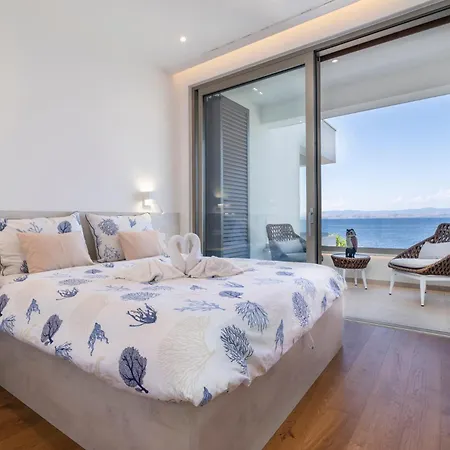 Romana - Luxury Estate