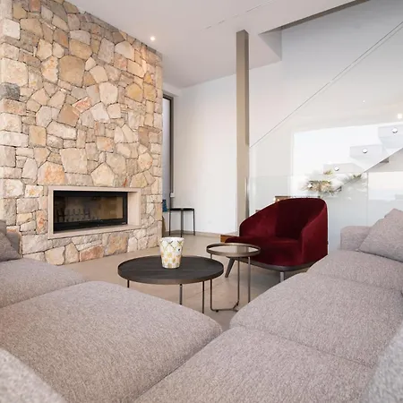 Romana - Luxury Estate Villa