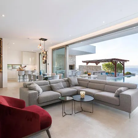 Romana - Luxury Estate *