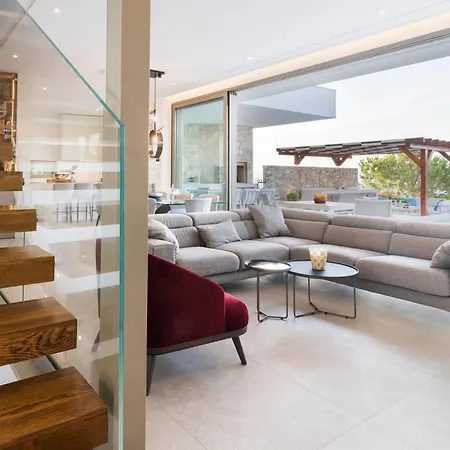 Romana - Luxury Estate *