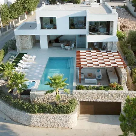 Romana - Luxury Estate Villa *