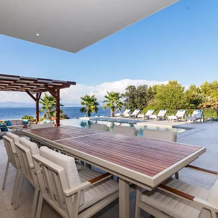Romana - Luxury Estate