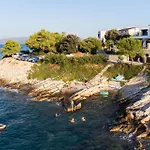 Romana - Luxury Estate